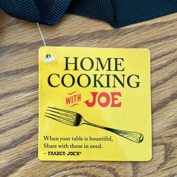 Trader Joe’s Plastic Reusable Shopping Tote Bag 6 Gallon Collectible Corn - Picture 14 of 15